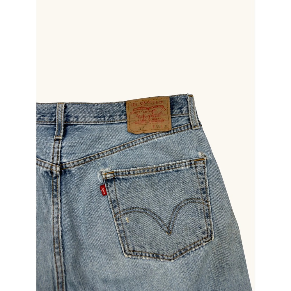 Vintage Levis 501 Mens Light Wash Denim Straight Leg Button Fly Jeans 35x29